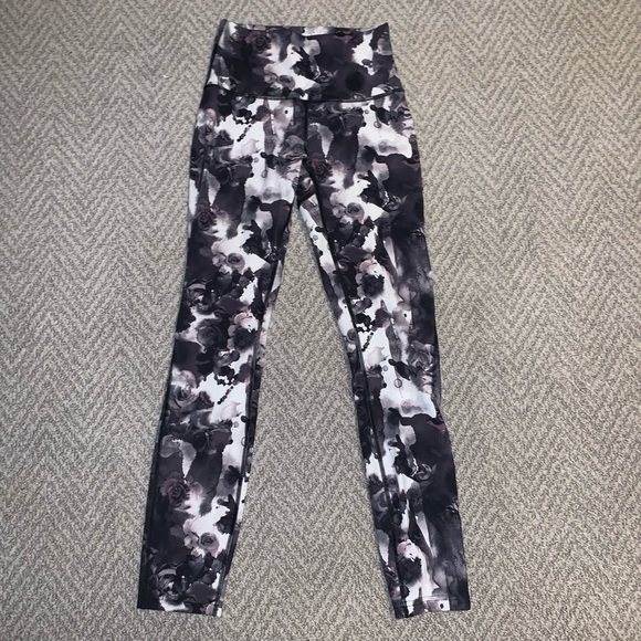 Lululemon Black And White Rose Leggings 